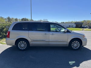 2016 Chrysler Town &amp; Country Touring-L Anniversary Edition