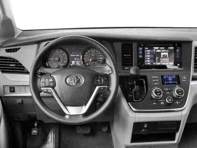2017 Toyota Sienna LE 8 Passenger